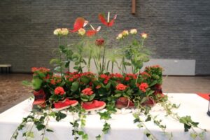 C:UsersjolieDesktopliturgisch bloemstuk bevestiging.jpg